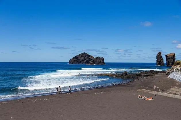Mosteiros Beach House - Plaj