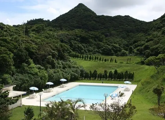 Motobu Green Park Hotel and Golf Course - Havuz