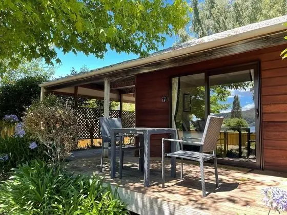 Motuoapa Bay Chalets