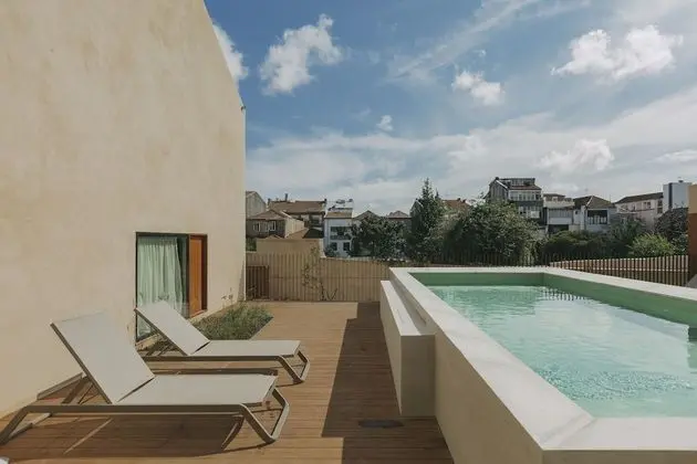 Mouco Hotel - Stay, Listen & Play