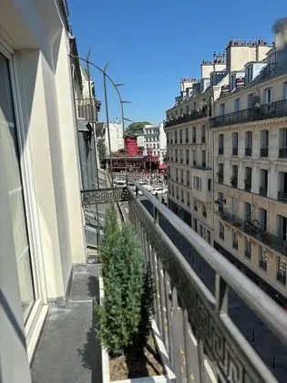 Moulin Plaza Hotel