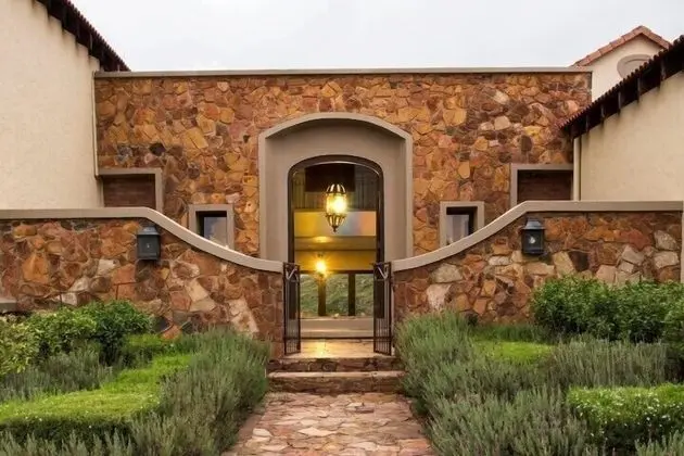 Mount High Luxury Country Lodge - Dış Mekan
