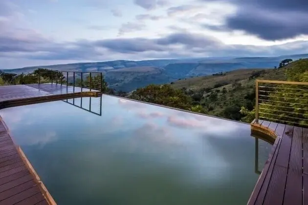 Mount High Luxury Country Lodge - Havuz