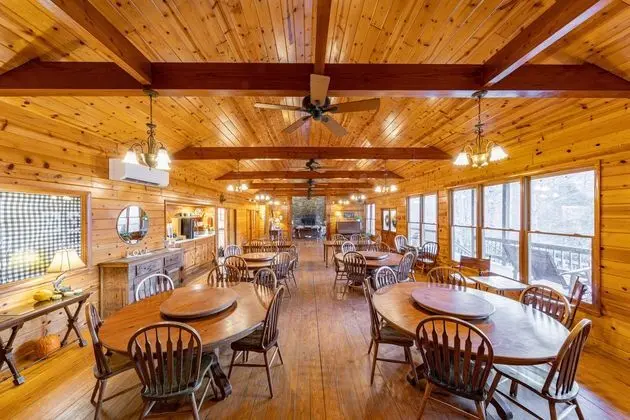 Mount Mitchell Eco Retreat - Lobi