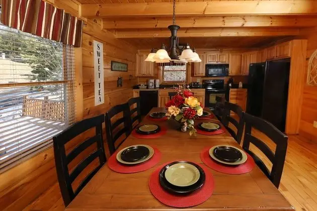 Mountain Blessings - Four Bedroom Cabin - Mutfak