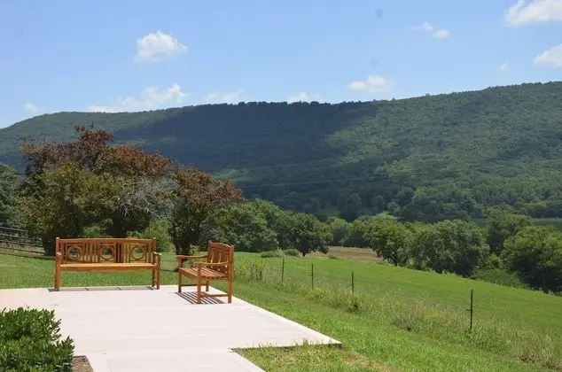 Mountain Cove Farms Resort
