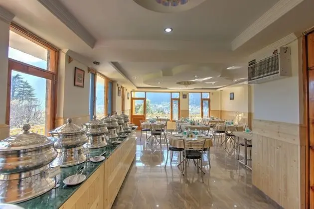Hotel Mountain Face by Snow City Hotels - Yerinde Yemek