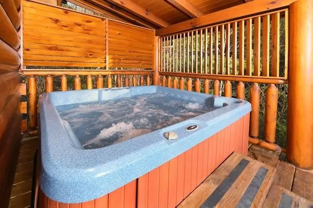 Mountain Fun - One Bedroom Cabin - Spa