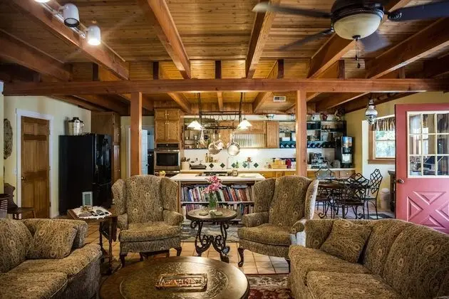 Mountain Harbour Bed & Breakfast - İç Mekan
