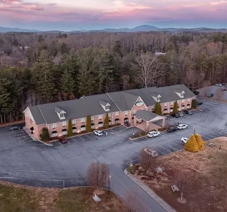 Mountain Inn & Suites - Öne Çıkan Resim
