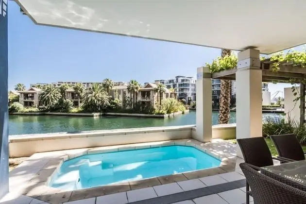 Mountain Marina Luxury Apartments - Havuz