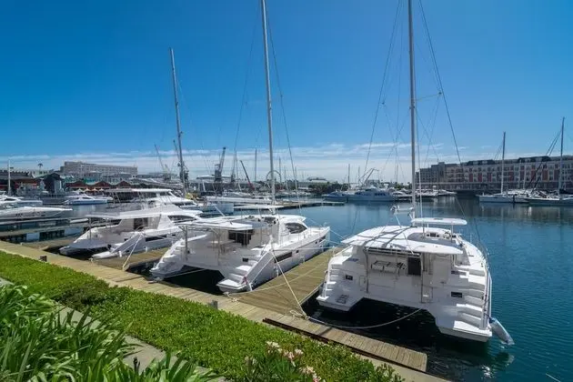 Mountain Marina Luxury Apartments - Plaj