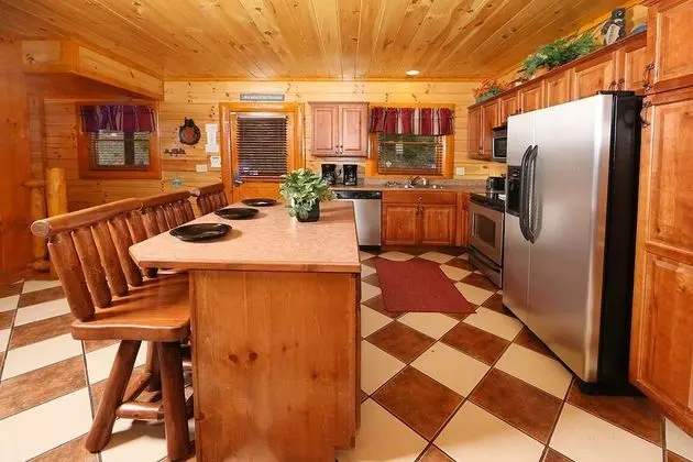 Mountain Movie Inn - Six Bedroom Cabin - Mutfak