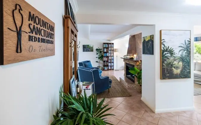 Mountain Sanctuary B&B - Lobi