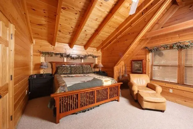 Mountain Sunrise - Five Bedroom Cabin - Oda