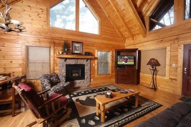 Mountain Sunrise - Five Bedroom Cabin - Oda Düzeni
