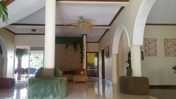 Mountain Top Villa - Lobi