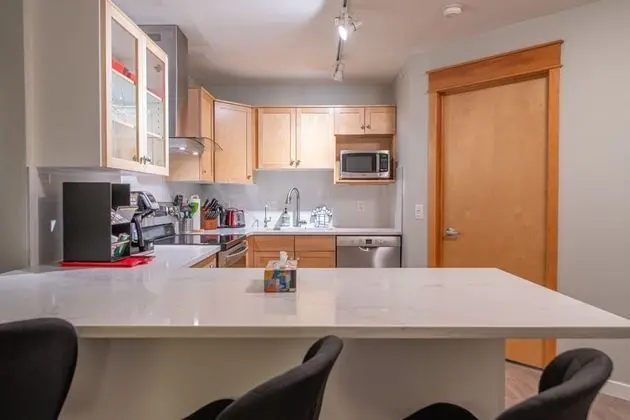 Mountain View 2 Bedroom Condo-Top Floor - Mutfak