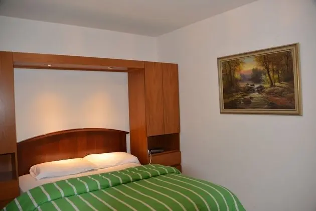 Mountain View Rooms
