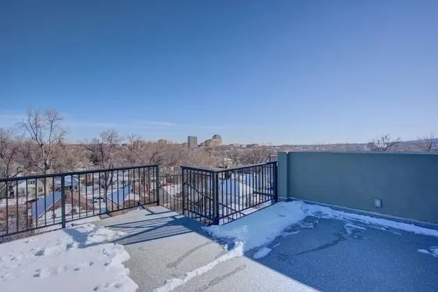 Mountain Views Modern Rooftop Patio w Fire Pit - Oda
