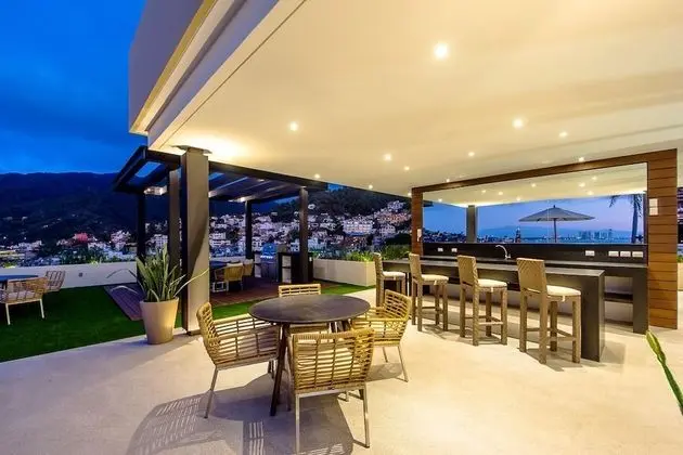 Mountain Views Rooftop Pool Condo - Bar