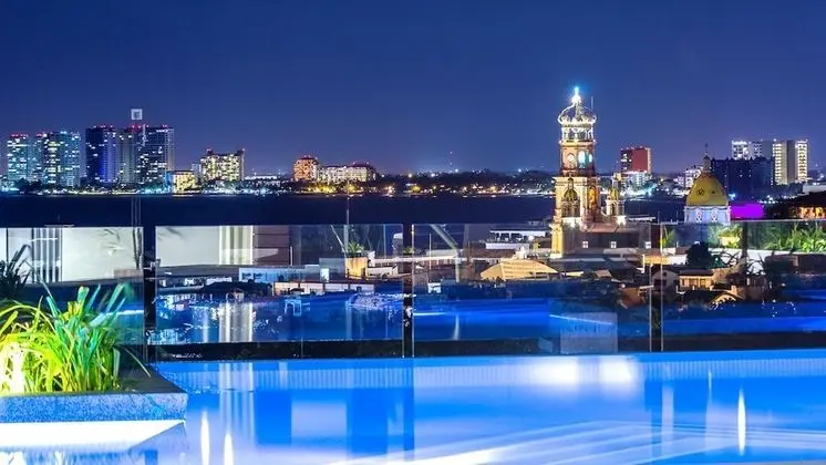 Mountain Views Rooftop Pool Condo - Konum Öne Çıkanlar