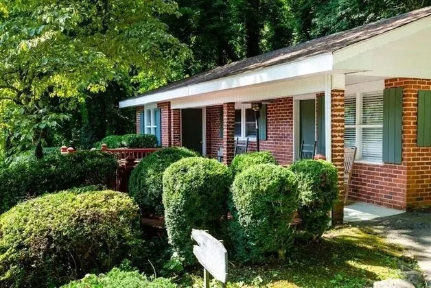 Mountainaire Cottages & Inn