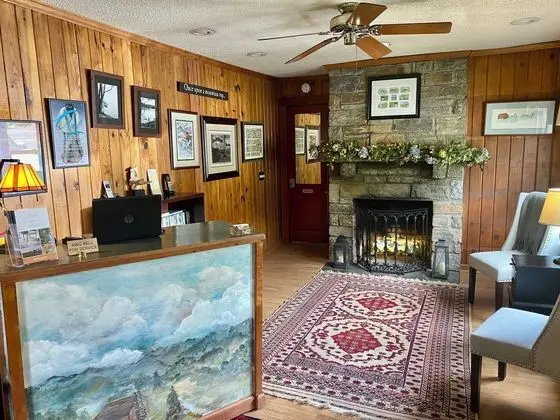 Mountainaire Inn and Log Cabins - İç Mekan