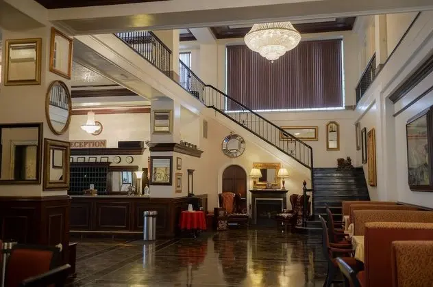 The Mountaineer Hotel - Lobi