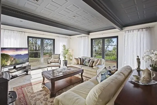 Mountainside B&B - Lobi