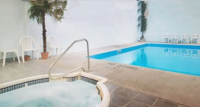 MountainView Hotel Merritt - Havuz