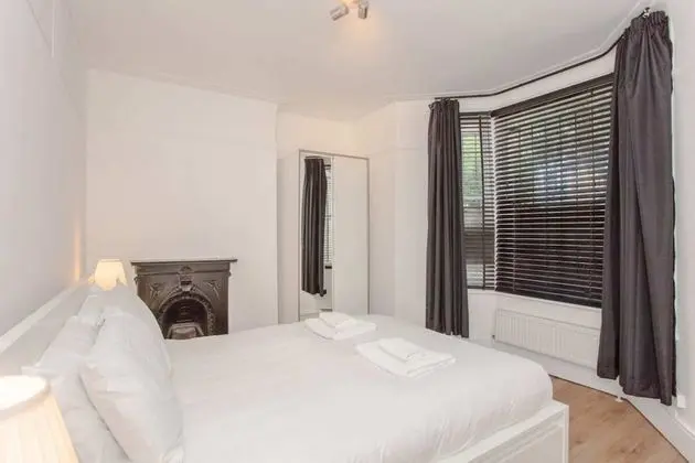 Mountgrove Road Spacious 2 Bedroom Flat