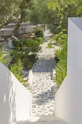 Mouras Studios - Dış Mekan