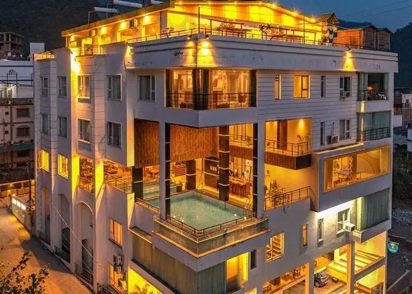 Moustache Rishikesh Luxuria