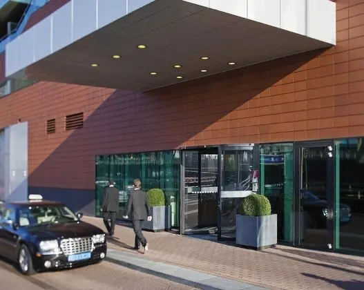 Mövenpick Hotel Amsterdam City Centre - Dış Mekan