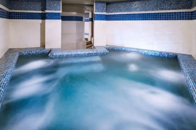 Mövenpick Hotel Karachi - Havuz