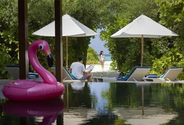 Mövenpick Resort Kuredhivaru Maldives - Havuz