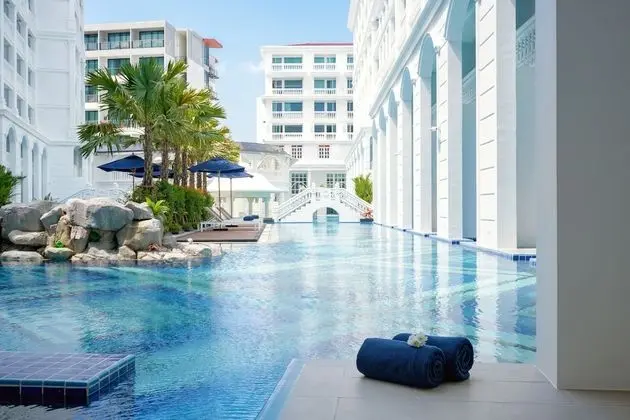 Mövenpick Myth Hotel Patong Phuket - Havuz