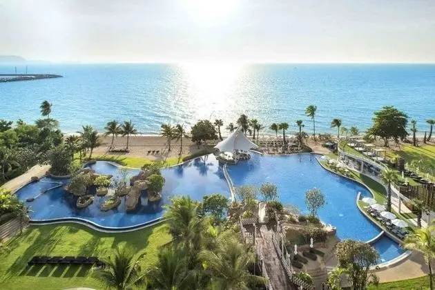 Movenpick Residence Beach Access 2BR - Havuz
