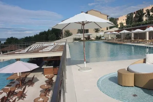 Mövenpick Hotel; Residences Kvarner Bay - Havuz