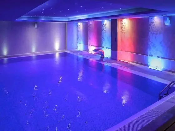 Mövenpick Hotel Sarajevo - Havuz