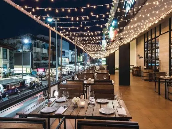 Mövenpick Suriwongse Hotel Chiang Mai - Dış Mekan