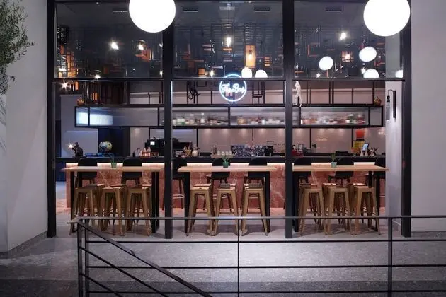 Moxy Athens City, a Marriott Hotel - Yerinde Yemek