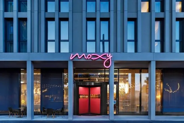 Moxy Bern Expo, a Marriott Hotel - Dış Mekan
