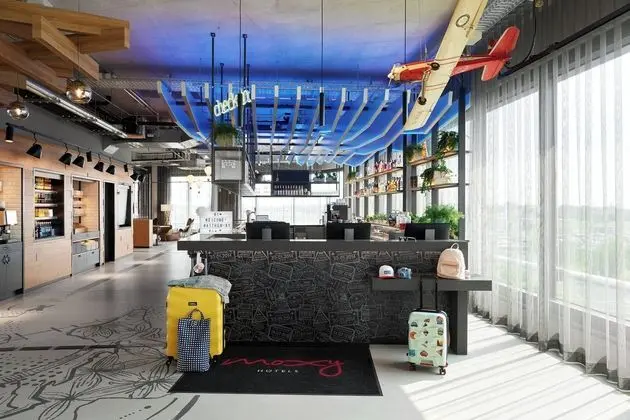 Moxy Cologne Bonn Airport - Lobi