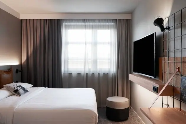 Moxy Cologne Bonn Airport - Oda