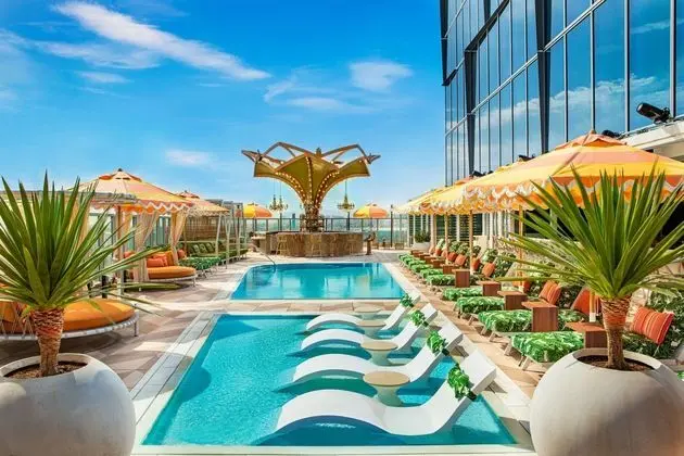 Moxy Downtown Los Angeles, a Marriott Hotel - Havuz