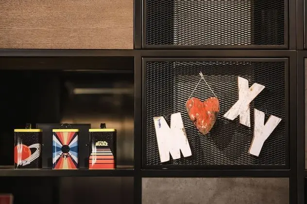 Moxy Dresden Neustadt, a Marriott Hotel - Lobi