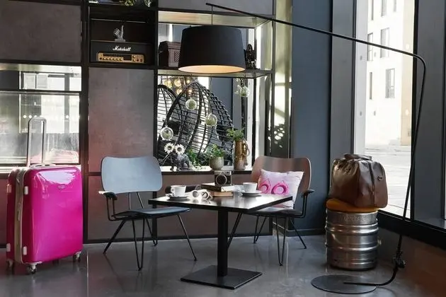 Moxy Edinburgh Fountainbridge, a Marriott Hotel - Lobi