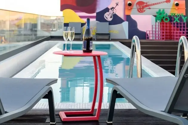 Moxy Lisbon City, a Marriott Hotel - Havuz